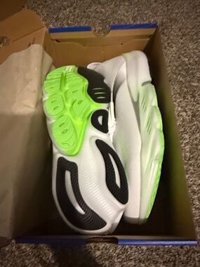 Men’s glycerin flex size 14, Brooks new